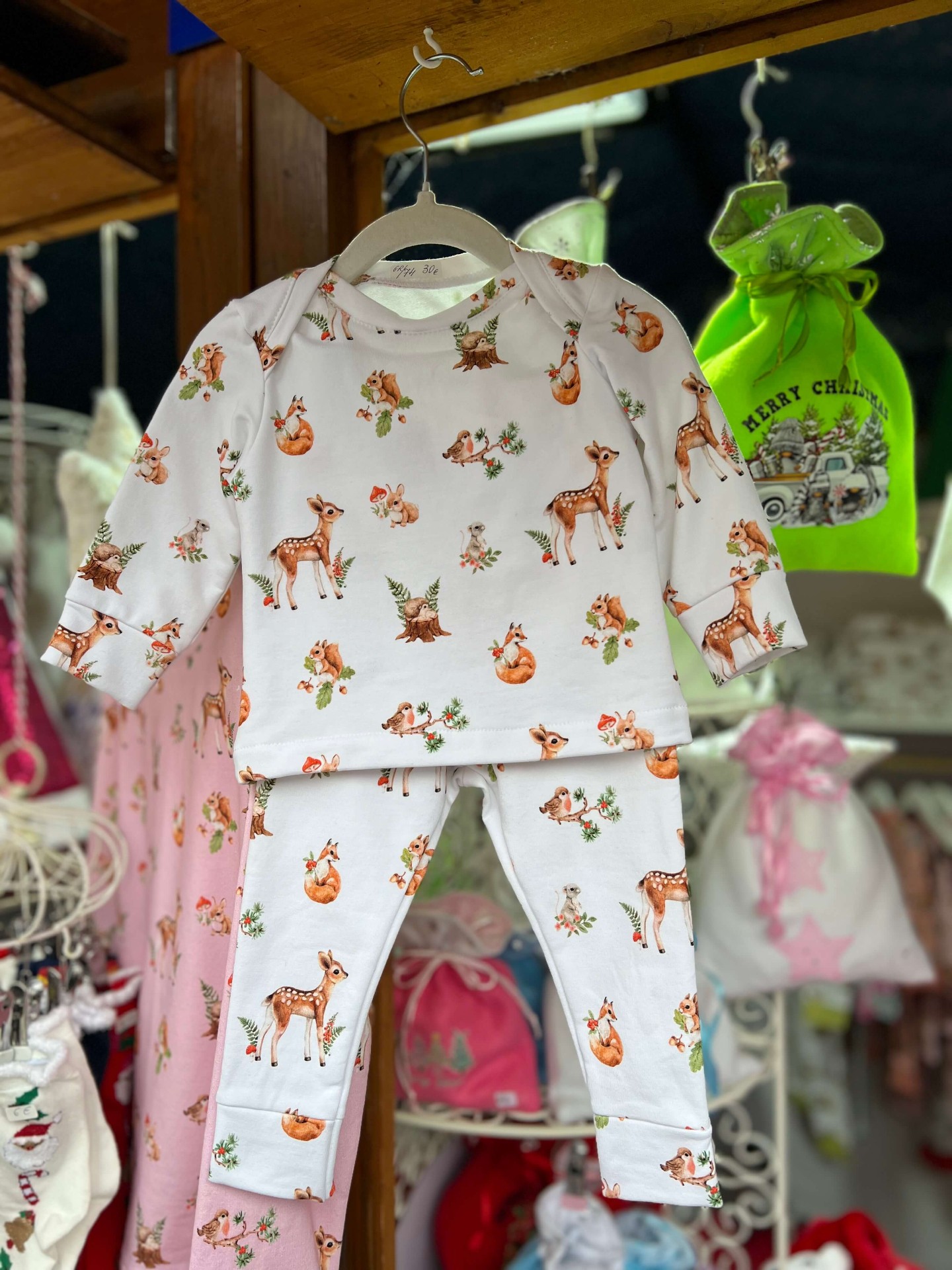Kinder-Pyjama mit Reh-Motiv